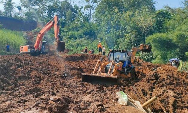2 Korban Longsor di Blitar Ditemukan Tewas, Pemilik Kandang Ayam Masih Hilang