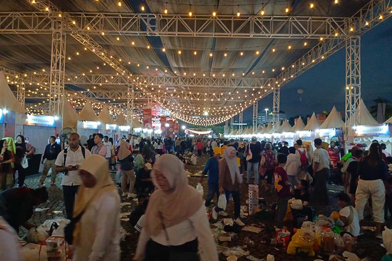 Ribuan Warga Datang ke Monas Hadiri Pesta Rakyat Hari Bhayangkara - Bagian 3