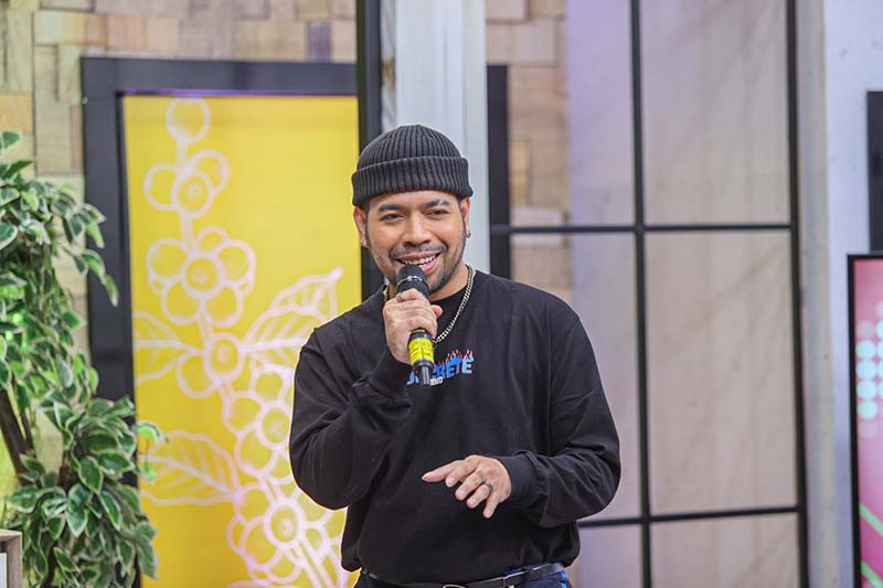 Glenn Samuel Kembali Ramaikan Dunia Musik Indonesia Lewat Lagu Nona Manis - Bagian 3