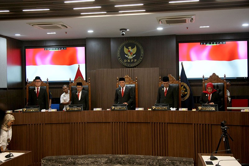 Sidang Pemecatan Ketua KPU Hasyim Asy'ari Dihadiri Korban Asusila - Bagian 1