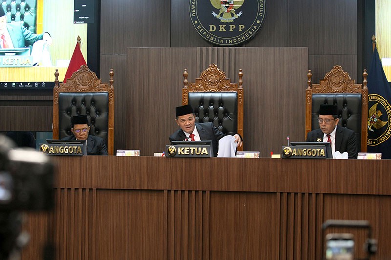 Sidang Pemecatan Ketua KPU Hasyim Asy'ari Dihadiri Korban Asusila - Bagian 3