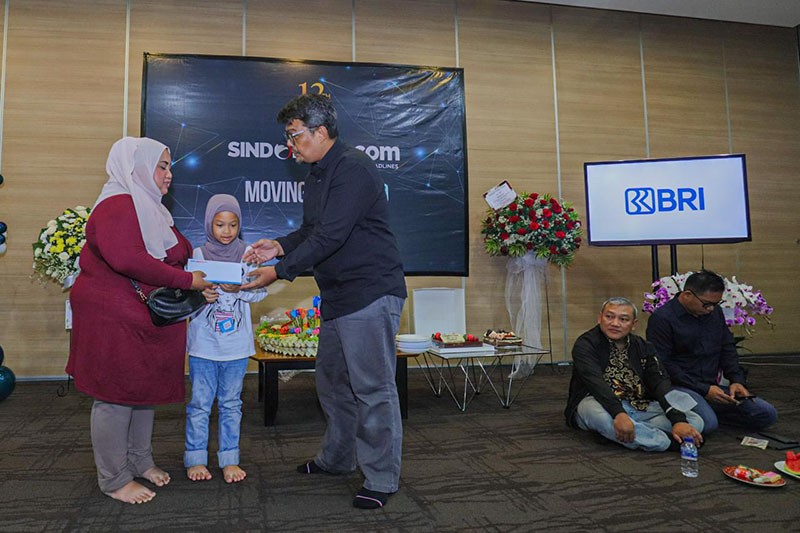 Potong Tumpeng Syukuran HUT ke-12 Sindonews.com - Bagian 2