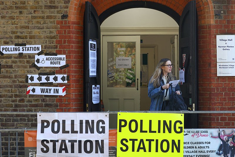 Pemilu Inggris Digelar Sederhana, Tidak Ada Spanduk Besar dan Tenda Mewah - Bagian 3