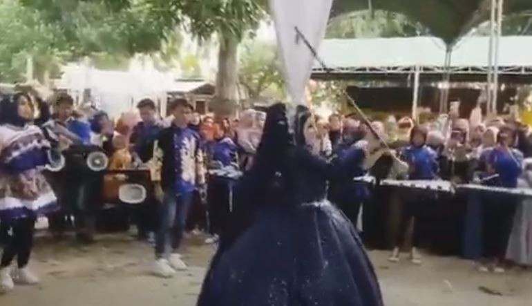 Viral Pengantin Perempuan di Bangkalan jadi Mayoret Drumband saat Resepsi Pernikahan