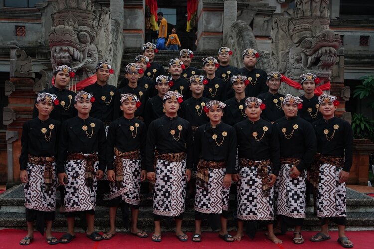 title Curi Perhatian, Sanggar Ariwangsa Harumkan Kabupaten Badung di Ajang PKB ke-46 Curi Perhatian, Sanggar Ariwangsa Harumkan Kabupaten Badung di Ajang PKB ke-46