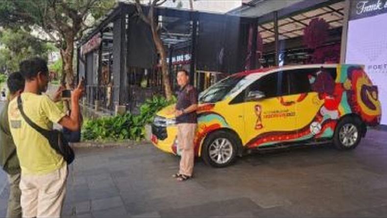 Kala Mobil Dinas Gibran Parkir di Lokasi Festival Kuliner Non-Halal di Solo