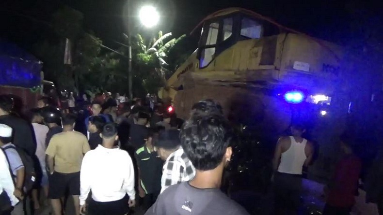 Kecelakaan Maut 2 Pemotor Perempuan Tewas Masuk Kolong Truk di Jambi, Sopir Kabur