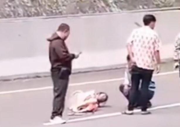 Viral Wanita Nekat Lompat dari Bus di Tol Cipularang hingga Luka Parah