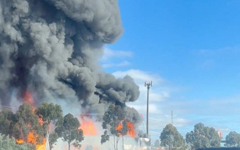 Kebakaran Pabrik Kimia Bak Ledakan Bom Atom di Australia - Bagian 4