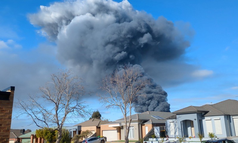 Kebakaran Pabrik Kimia Bak Ledakan Bom Atom di Australia - Bagian 3