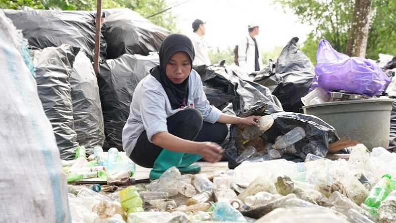 PT IMIP Edukasi Warga Bahodopi Lewat Bank Sampah Sidaya, Ubah Limbah Plastik Jadi Penghasilan