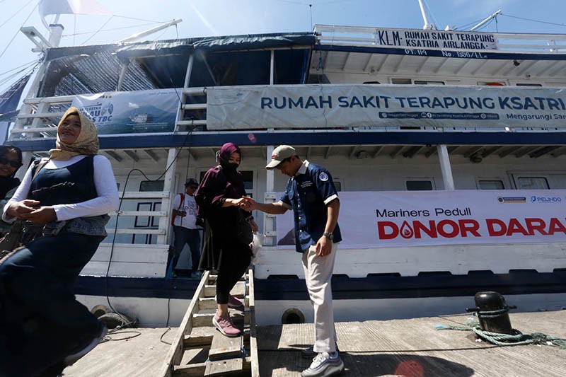 Donor Darah di Atas Rumah Sakit Terapung - Bagian 4
