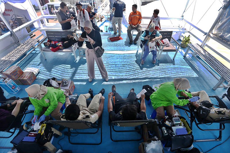 Donor Darah di Atas Rumah Sakit Terapung - Bagian 1