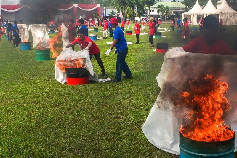 Rekor MURI Simulasi Pemadaman Api - Bagian 2