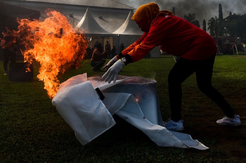 Rekor MURI Simulasi Pemadaman Api - Bagian 3