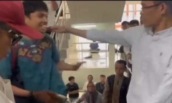 Viral Dosen UNM Dorong Mahasiswa yang Protes soal Almamater Rp250.000, Ini Kata Rektor