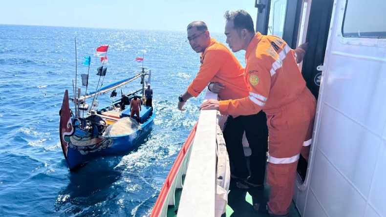 title Identitas 16 Korban Kapal Tenggelam di Perairan Karimunjawa, 9 Orang Selamat 7 Hilang Identitas 16 Korban Kapal Tenggelam di Perairan Karimunjawa, 9 Orang Selamat 7 Hilang
