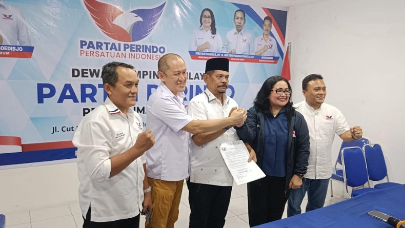 Pilkada Medan 2024, Perindo Serahkan Surat Tugas kepada Rahudman Harahap