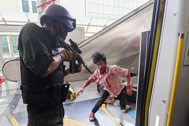 Penampakan Driver Ojol Berubah Wujud Setelah Digigit Penumpang LRT Jakarta - Bagian 5