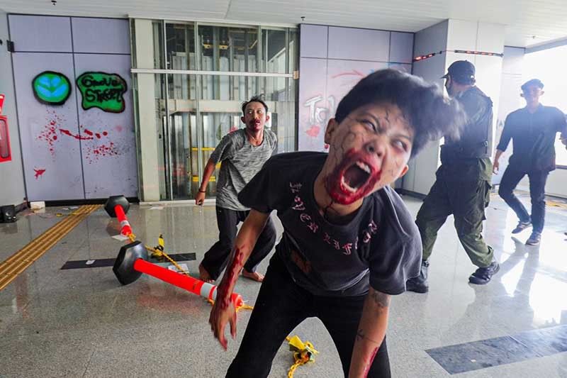 Penampakan Driver Ojol Berubah Wujud Setelah Digigit Penumpang LRT Jakarta - Bagian 4