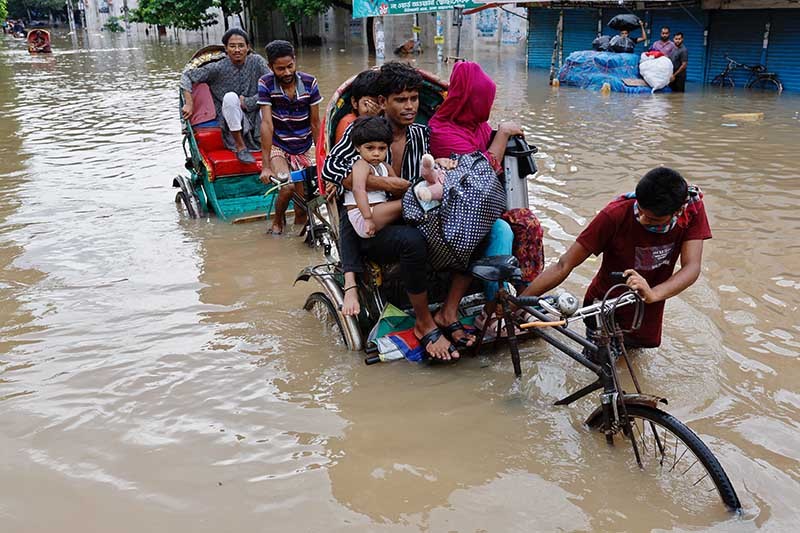 Bangladesh Masih Dilanda Banjir, Puluhan Ribu Orang Mengungsi - Bagian 2