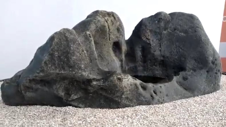 Ratusan Batu Suiseki Dipamerkan di Surabaya, Beragam dan Unik Terbentuk Alami