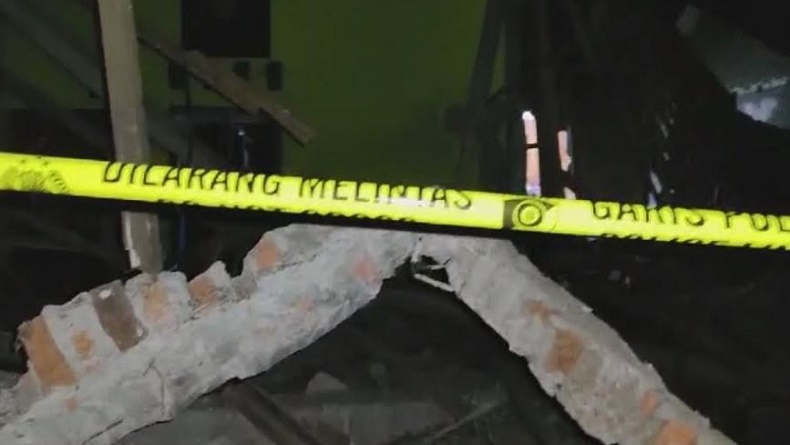 title Ledakan Keras Hancurkan Rumah Nelayan di Pandeglang, 1 Orang Luka-Luka Ledakan Keras Hancurkan Rumah Nelayan di Pandeglang, 1 Orang Luka-Luka