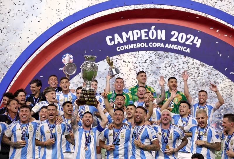 Lionel Messi dkk Angkat Trofi Copa America 2024 - Bagian 2