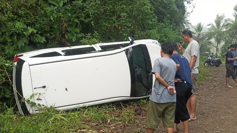 Heboh Sopir Rental di Lebak Nyaris Dibunuh Penumpang, Selamat usai Mobil Terperosok