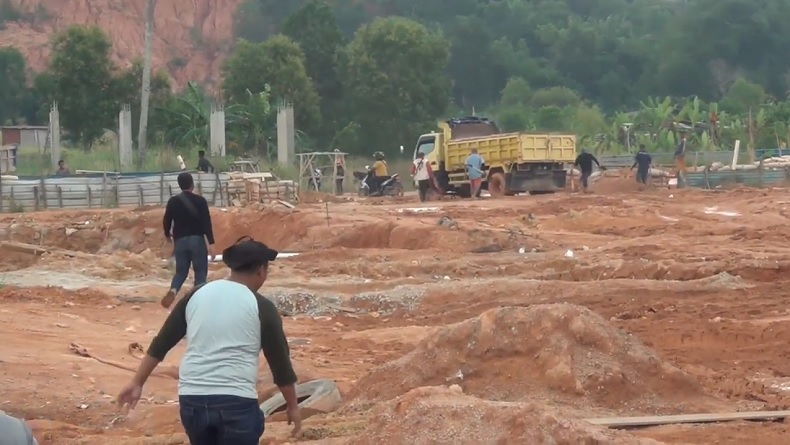 Digerebek Polisi, Penambang Pasir Ilegal di Batam Lari Kocar-Kacir