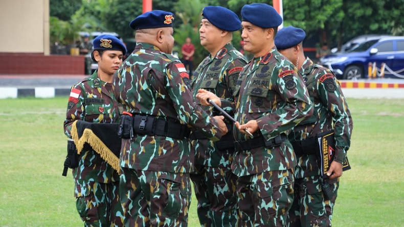 title Sertijab, Kombes Jhon Huntal Sarjanato Resmi Jabat Dansat Brimob Polda Papua Sertijab, Kombes Jhon Huntal Sarjanato Resmi Jabat Dansat Brimob Polda Papua