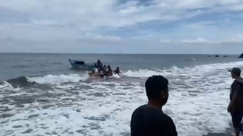 Ritual Adat di Ternate Berujung Maut, Pemuda Tewas Terseret Ombak