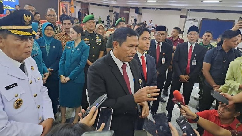 Gantikan Gibran, Teguh Prakosa Dilantik Nana Sudjana Jadi Wali Kota Solo