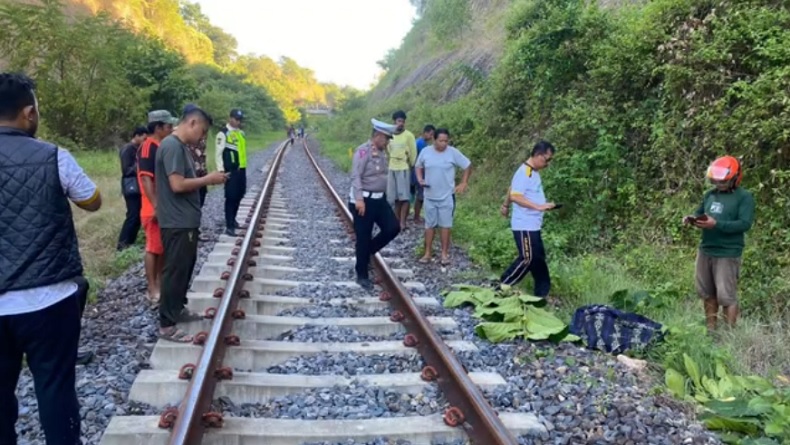 Pria Lansia Tewas Mengenaskan Tertabrak Kereta Api hingga Terpental di Barru Sulsel