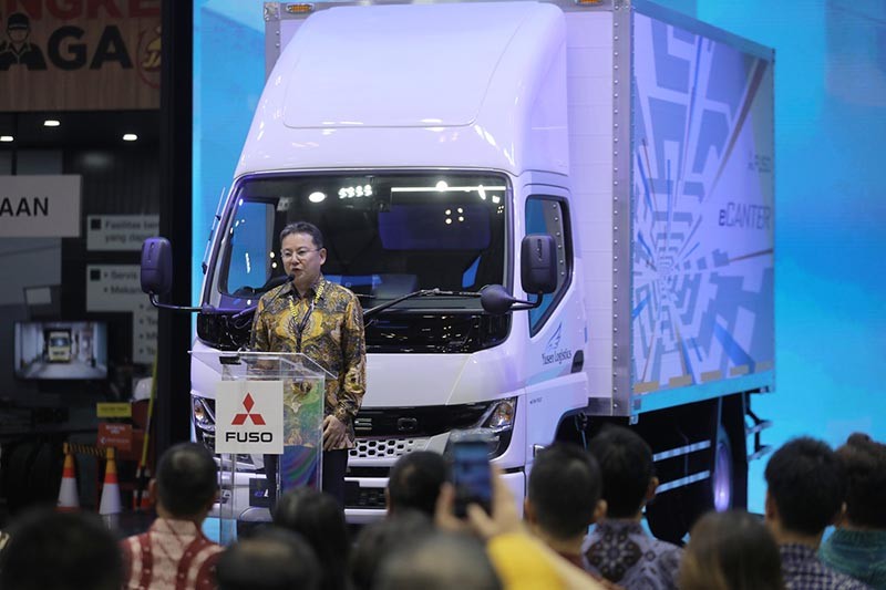 Penyerahan Truk Listrik eCanter kepada Pembeli Pertama - Bagian 4