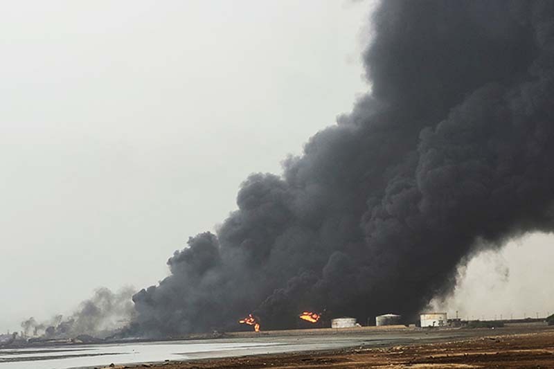 Jet Tempur Israel Bombardir Pelabuhan Hodeidah di Laut Merah Yaman - Bagian 1