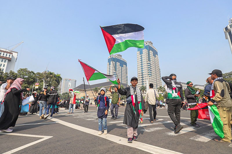 Ribuan Massa Berikan Israel Kartu Merah dan Diusir dari Olimpiade Paris 2024 - Bagian 4