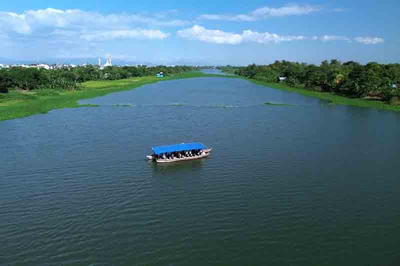 Jasa Penyeberangan Perahu di Sungai Jeneberang Gowa - Bagian 1