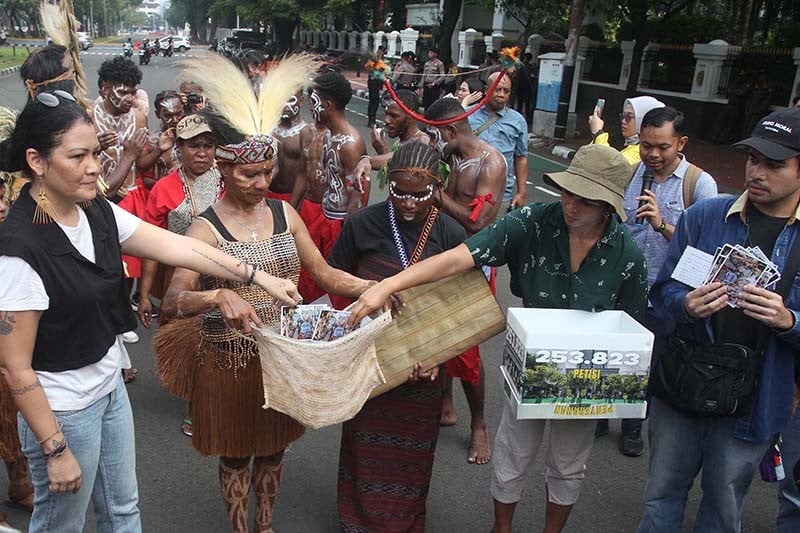 Perwakilan Masyarakat Dua Suku di Papua Datangi Mahkamah Agung - Bagian 3