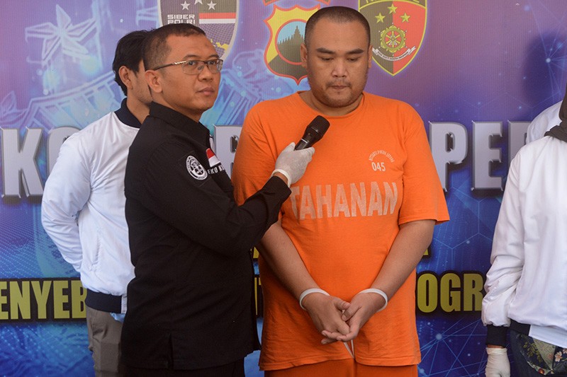 Tampang Penjual Video Porno Anak Beromzet Rp12 Juta per Bulan - Bagian 1