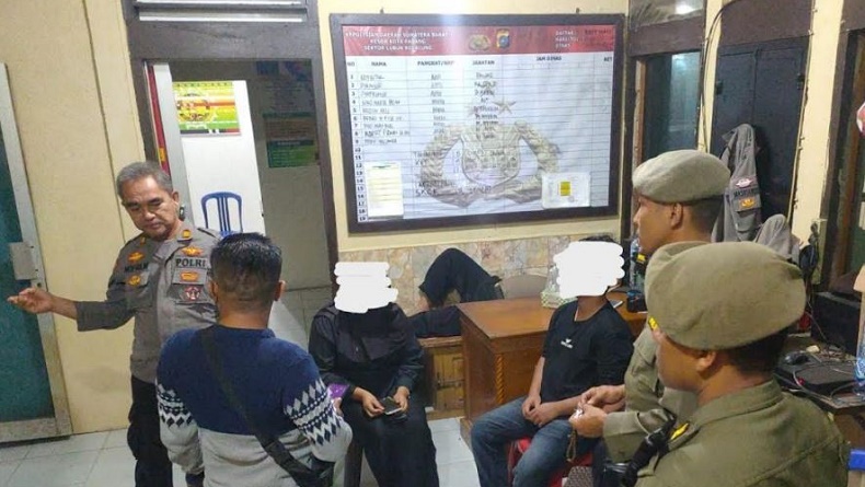 Pasangan Mesum Digerebek Warga Padang dalam Kamar Kos, Diduga Berbuat Tak Senonoh