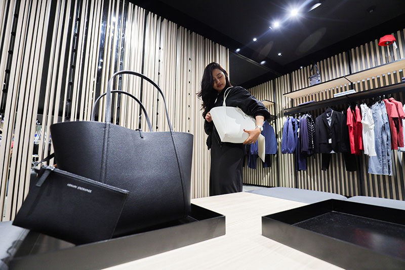 Brand Fashion Karya Desainer Italia Buka Gerai Pertama di Indonesia  - Bagian 4
