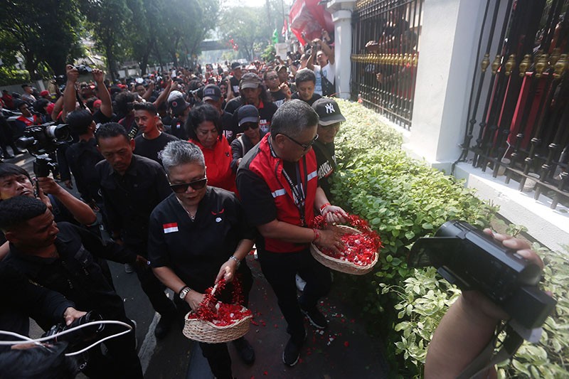 Tabur Bunga Peringati Peristiwa Kudatuli - Bagian 1