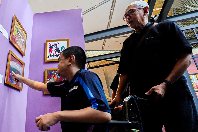 Lukisan Karya Penyandang Disabilitas Dilelang Rp2juta - Rp20juta untuk Amal - Bagian 2