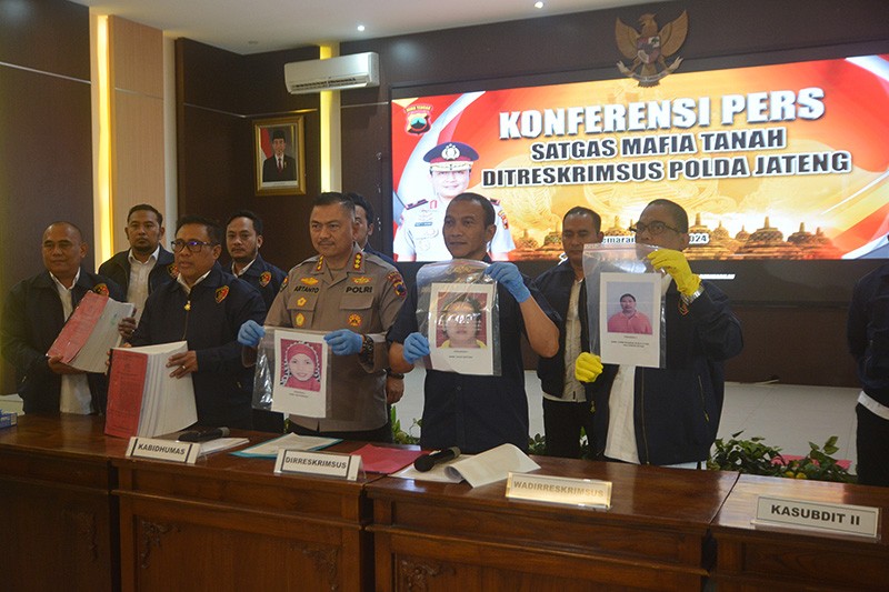 Komplotan Mafia Tanah Rebut Lahan 11 Petani di Salatiga - Bagian 2