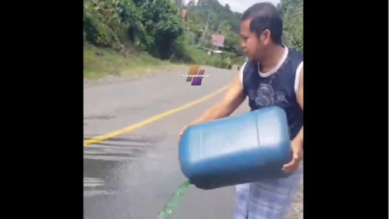 Viral Penjual BBM Eceran di Enrekang Tertipu Pertalite Palsu, Ternyata Air Dicampur Pewarna