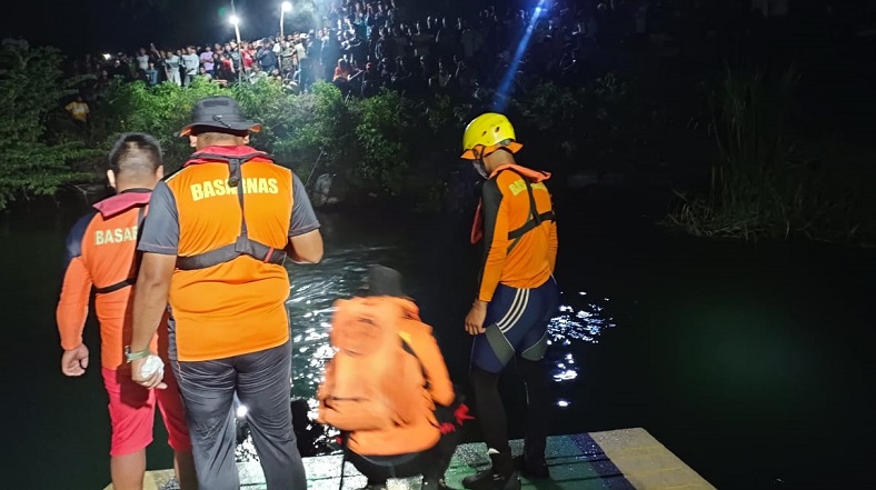 Kecelakaan Minibus Terjun ke Danau Toba, 1 Orang Ditemukan Tewas