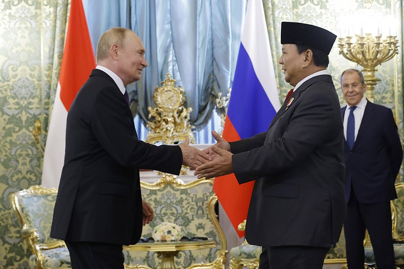 Momen Prabowo Subianto Disambut Presiden Rusia Vladimir Putin - Bagian 2