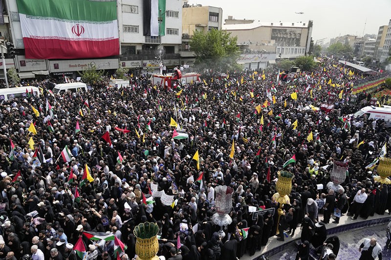 Pemakaman Pemimpin Hamas Ismail Haniyeh Diiringi Ribuan Rakyat Iran - Bagian 3