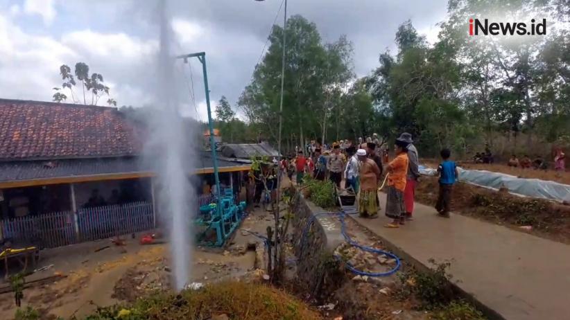 Heboh Kemunculan Semburan Air Setinggi 20 Meter di Halaman Rumah Warga Sampang